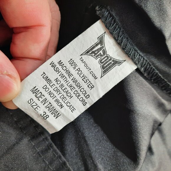 Tap Out Shorts Mens Size 38 Black Boxing MMA Martial Arts Adjustable Y2K 2000s - Picture 7 of 8